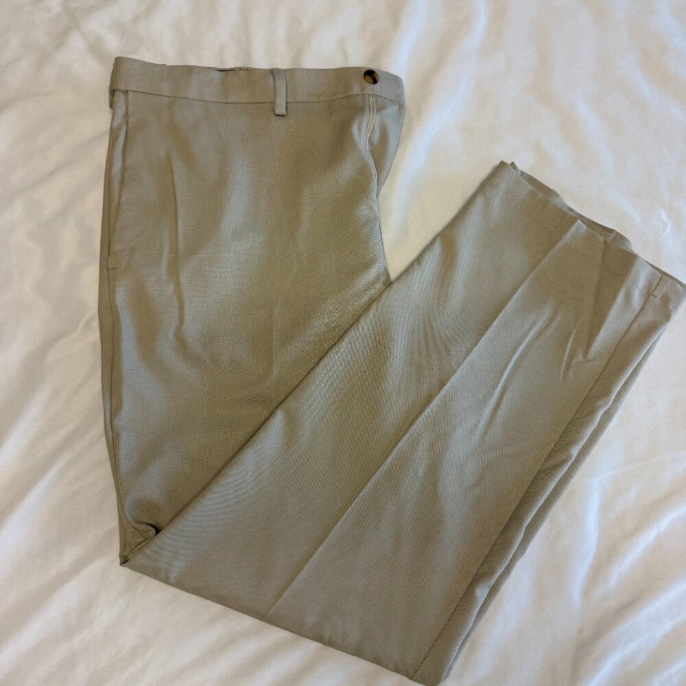 Haggar Cool Right Performance Flex Mens Classic Fit Flat Front Pant Men's
